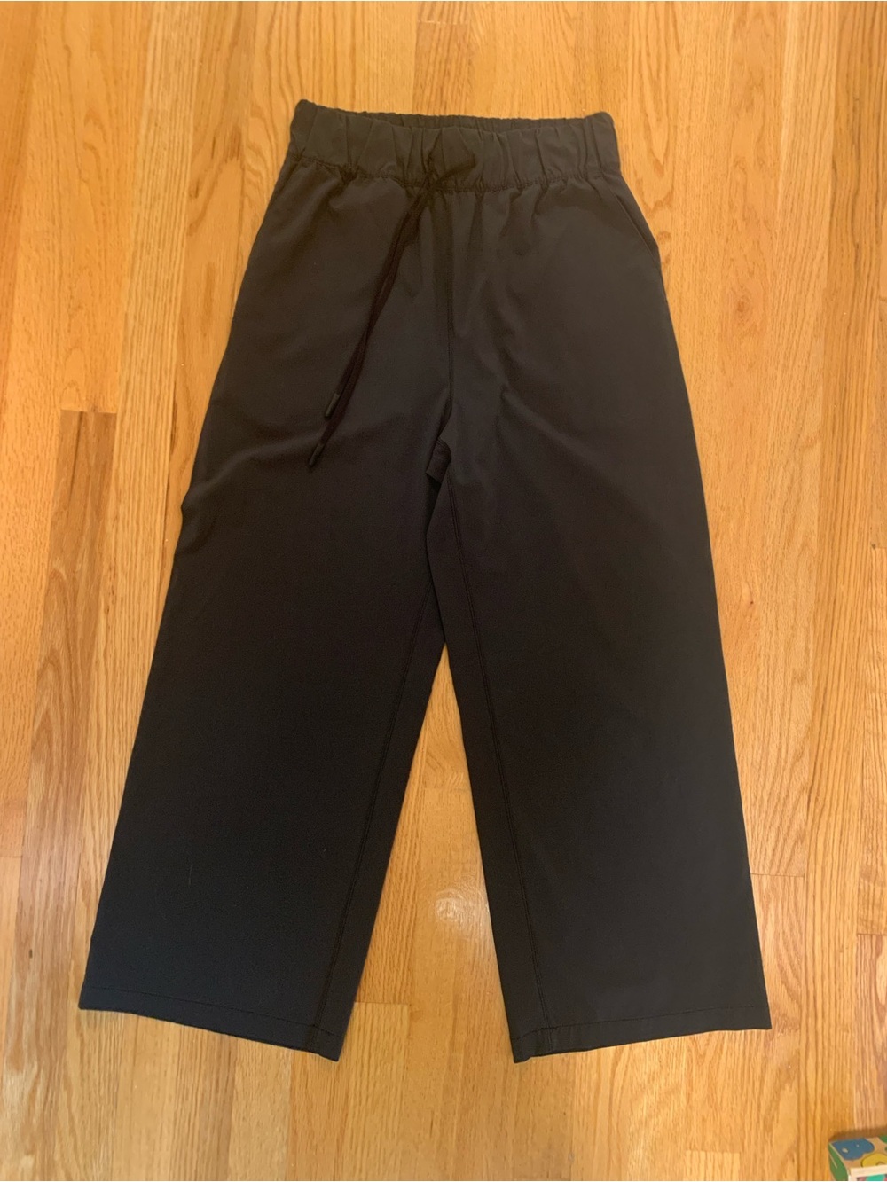 Wayre Cruiser Wide Leg Stretch Pant. Black. Size Medium. Excellent condition.